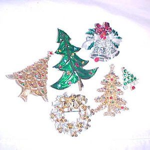 Vintage CHRISTMAS PINS BUNDLE Trees Wreath Bells Silvertone Goldtone Rhinestones